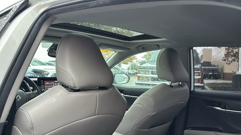 Used 2022 Toyota Camry SE image 32