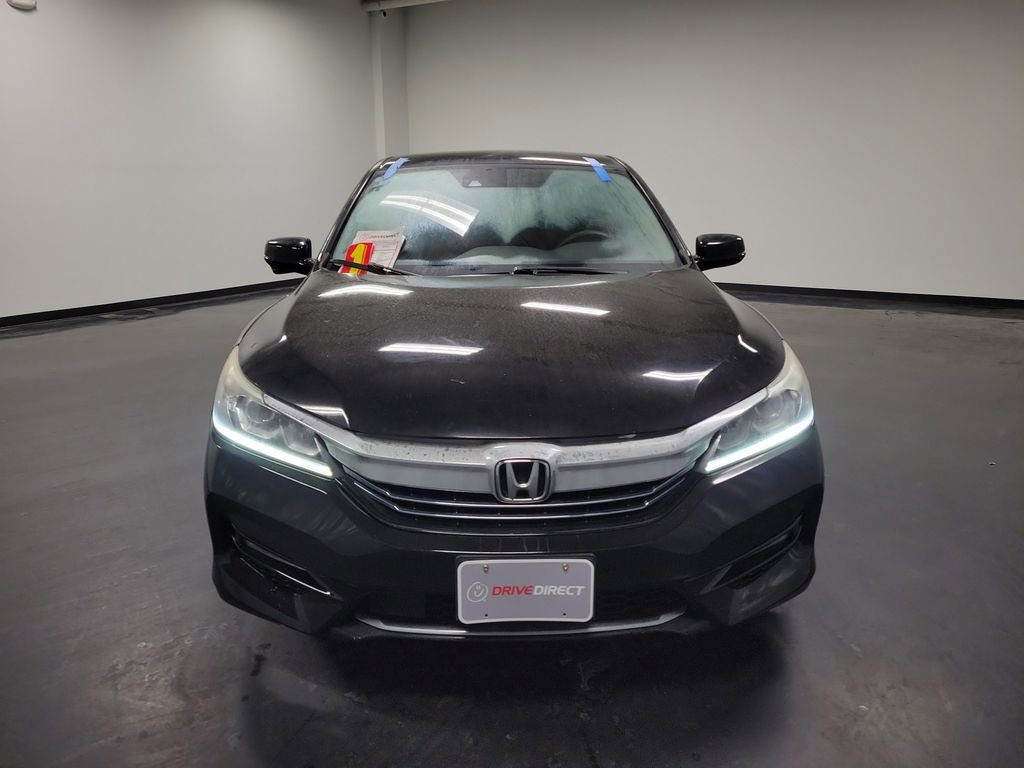 Used 2017 Honda Accord Base image 2