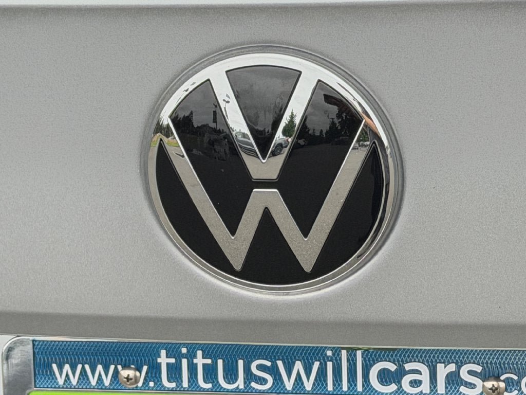 Used 2023 Volkswagen Taos SE w/ Panoramic Sunroof Package AWD/4WD image 34