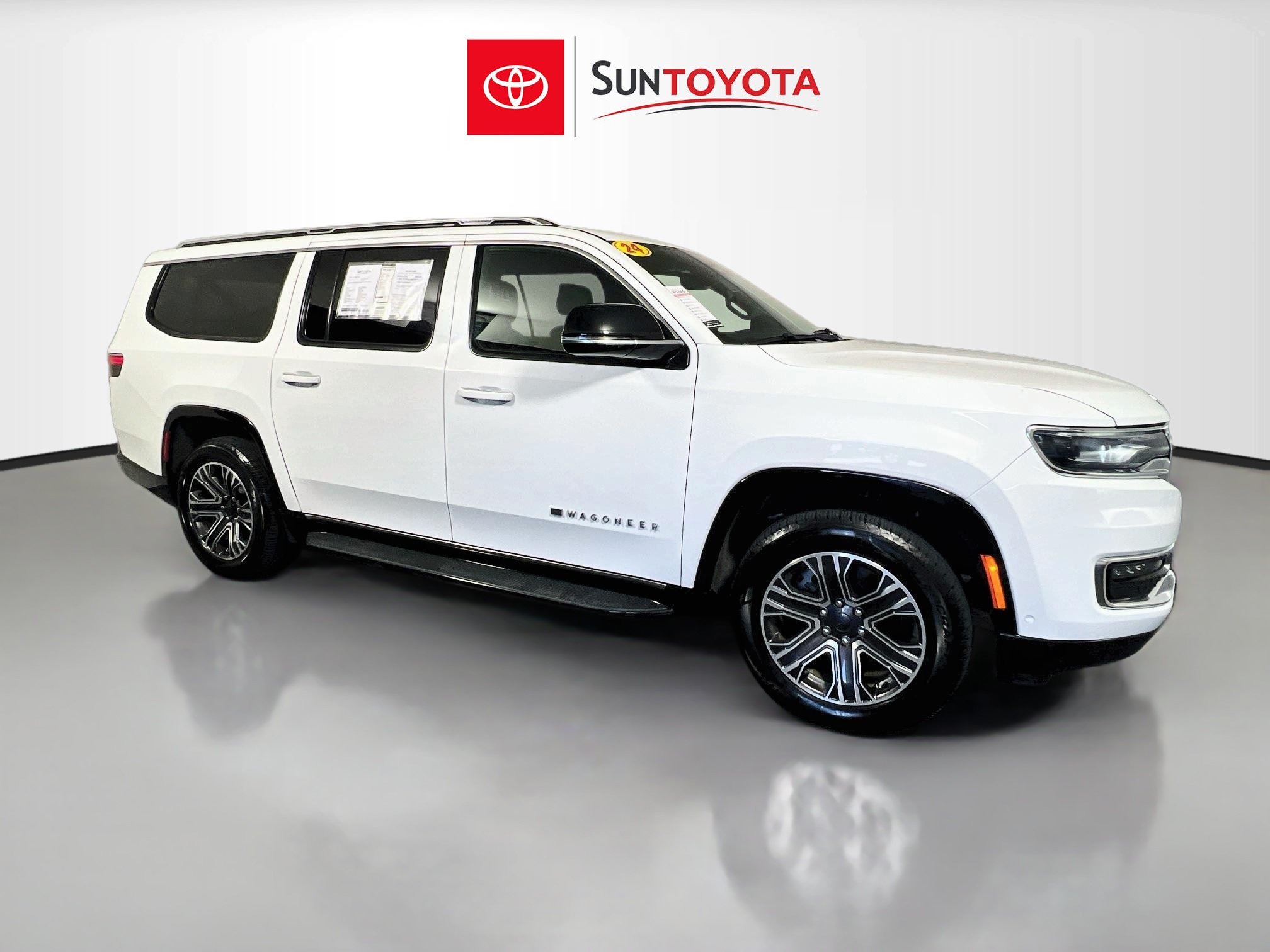 Used 2024 Jeep Wagoneer L Series II w/ Flexible Seating Group