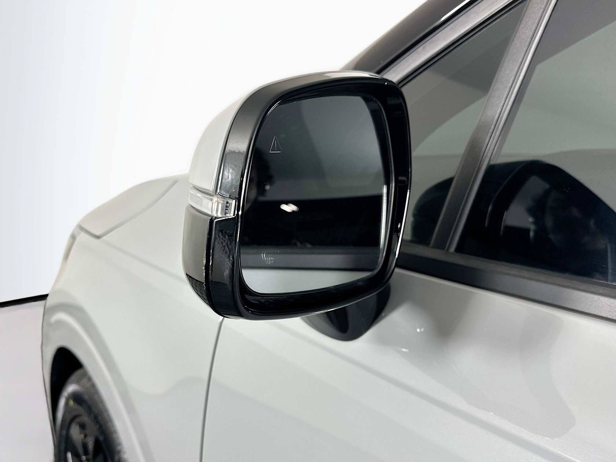 Used 2022 Kia Carnival SX image 16