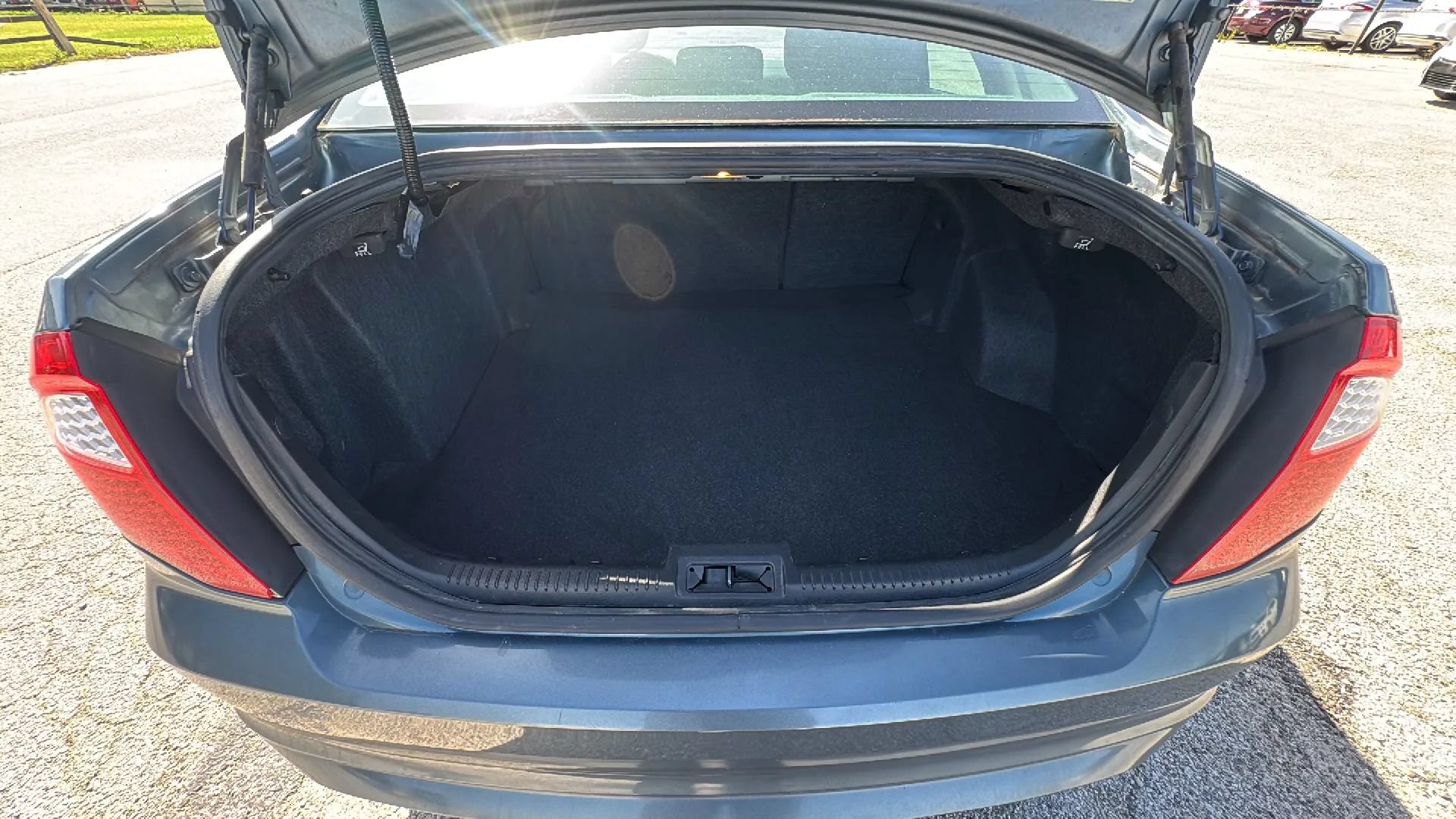 Used 2011 Ford Fusion SE FWD image 21