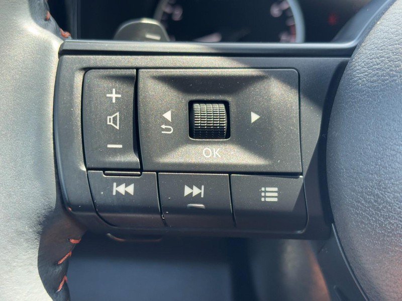 Used 2024 Nissan Pathfinder SV AWD/4WD image 18