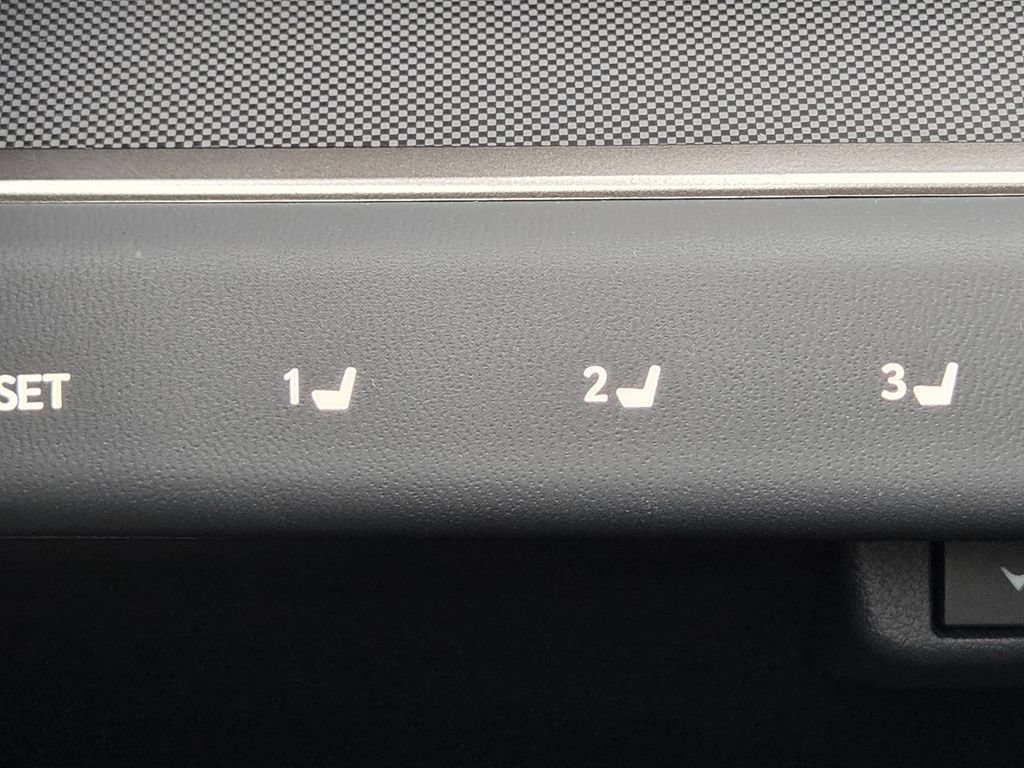 New 2026 Lexus ES 350e FWD image 21