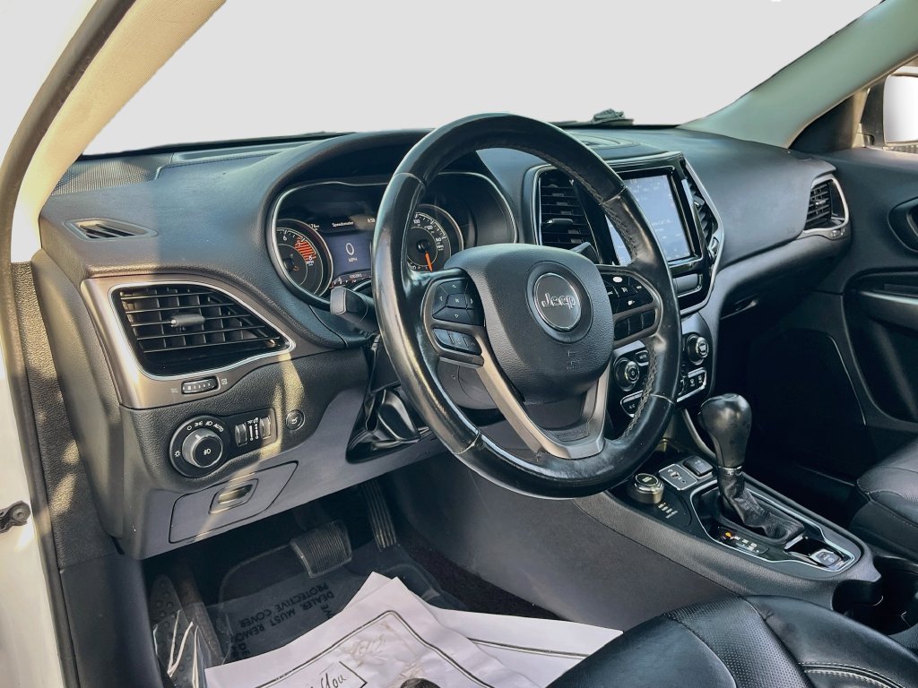 Used 2019 Jeep Cherokee Limited AWD/4WD image 9