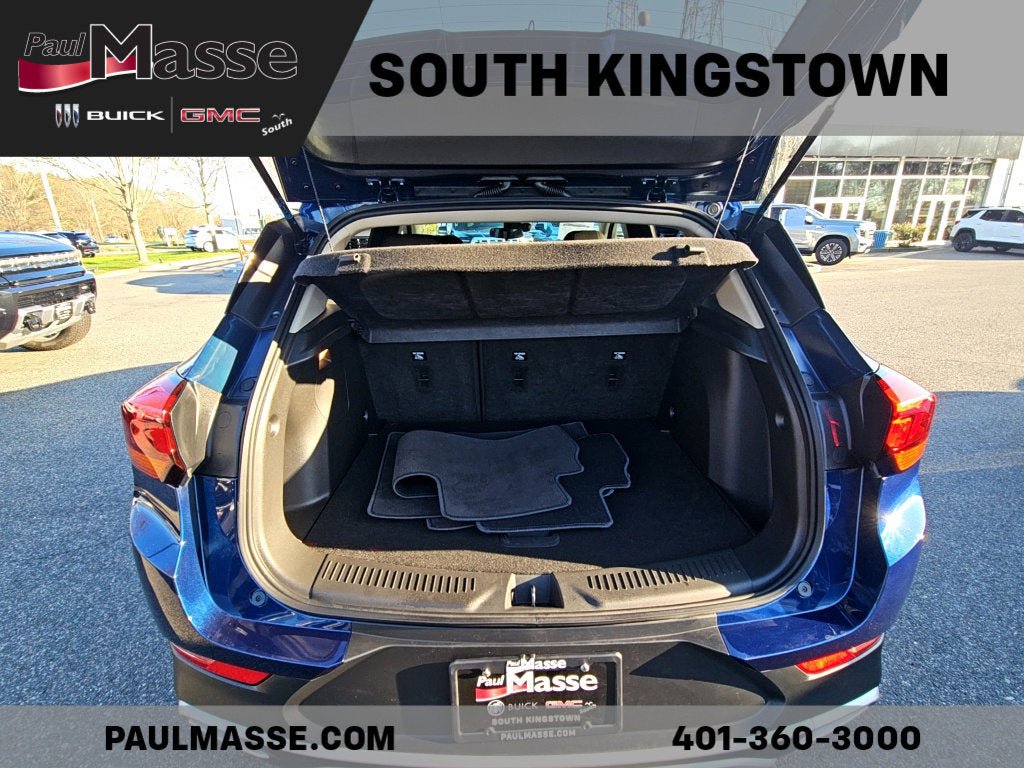 Used 2023 Buick Encore GX Preferred w/ Cold Weather Comfort Package FWD image 18