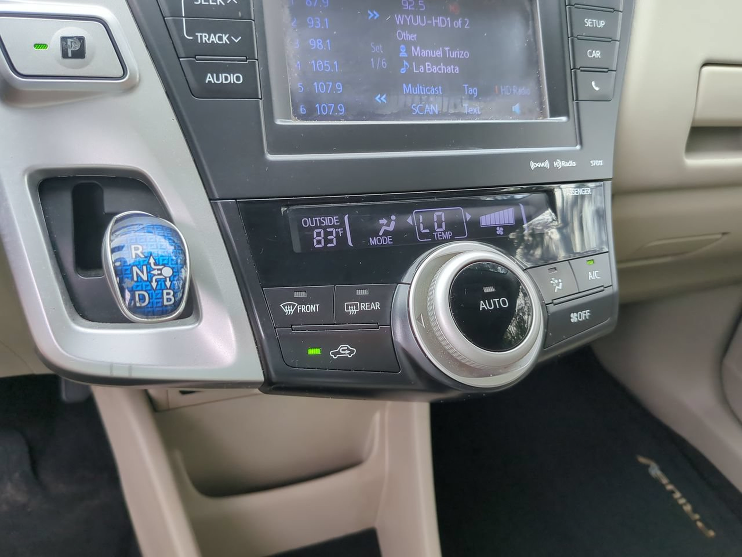 Used 2014 Toyota Prius V Five FWD image 28