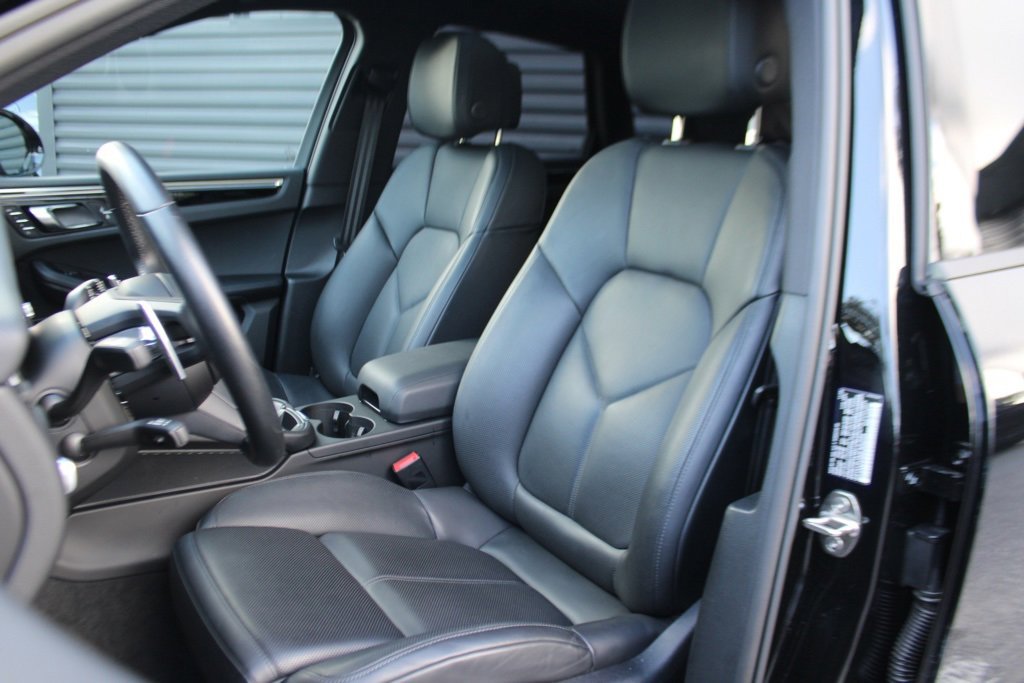 Used 2025 Porsche Macan image 5