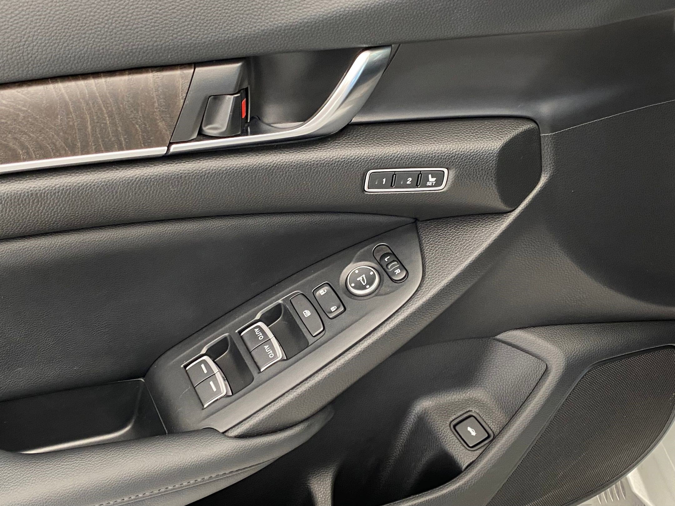 Used 2022 Honda Accord Touring image 23