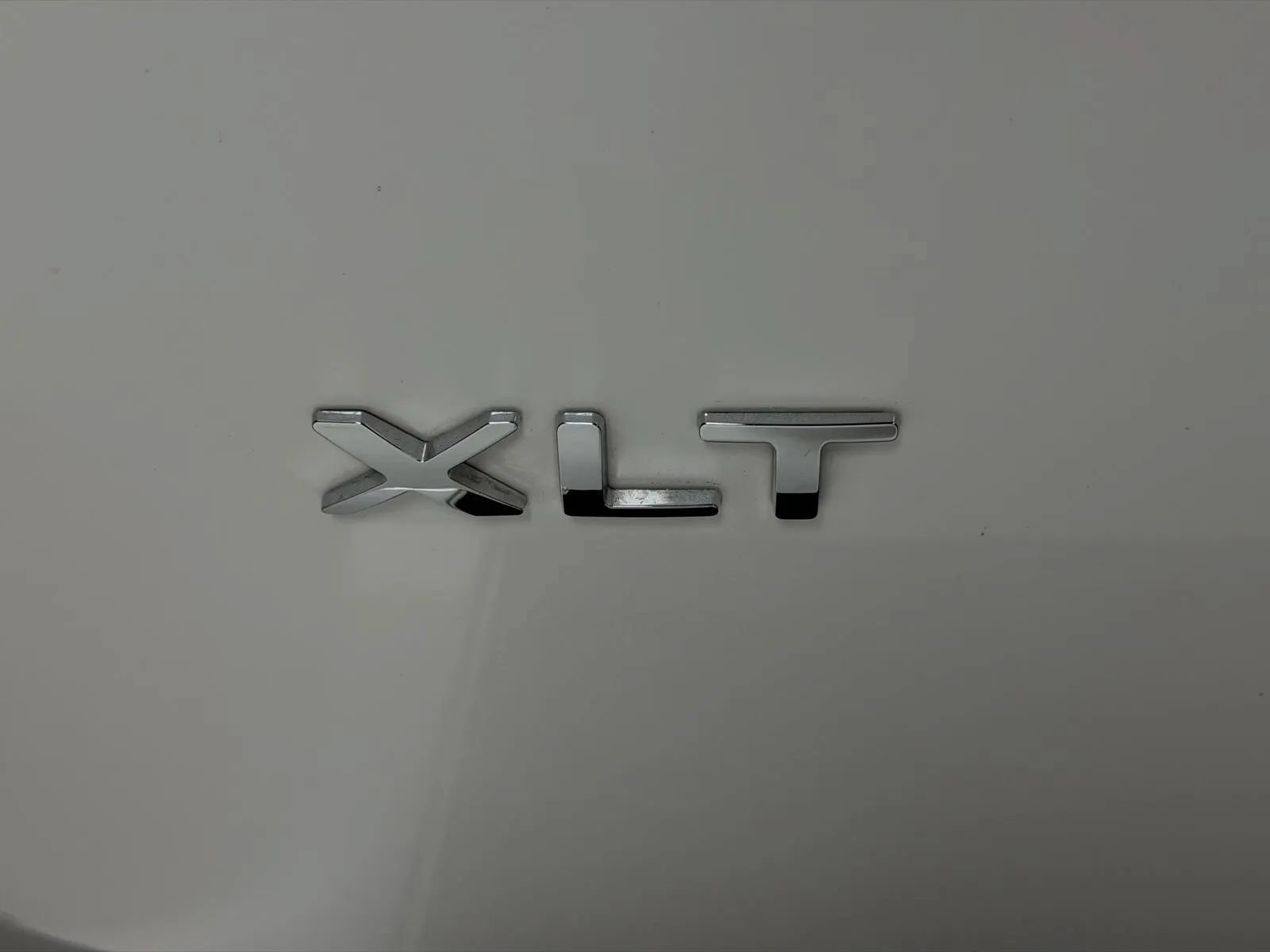 Used 2016 Ford Expedition XLT w/ Equipment Group 202A RWD image 8