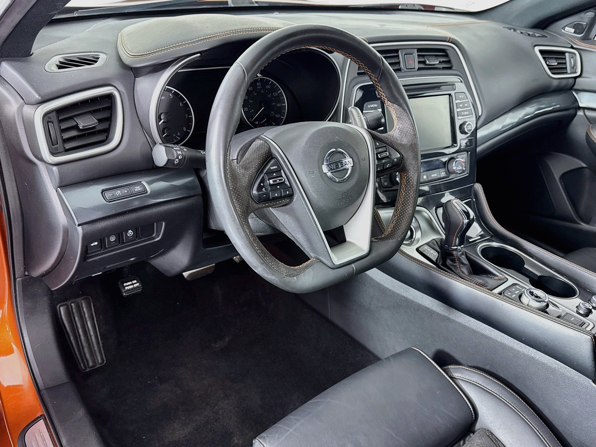 Used 2020 Nissan Maxima SR w/ Sport Mat Group FWD image 9
