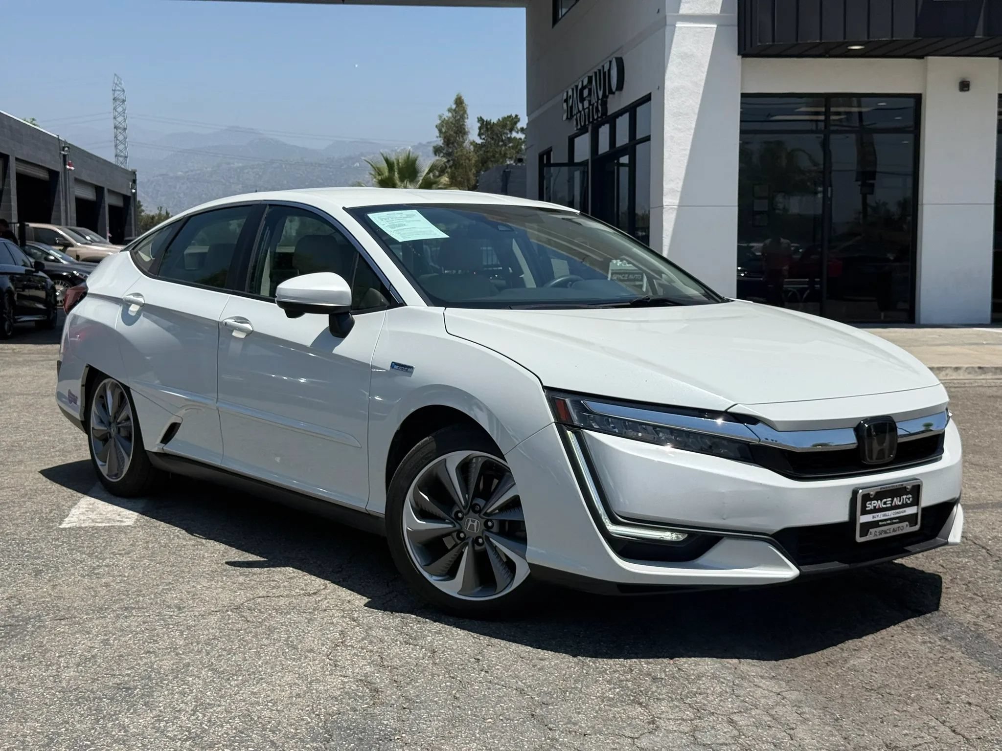 Used 2019 Honda Clarity Plug-In Hybrid image 1