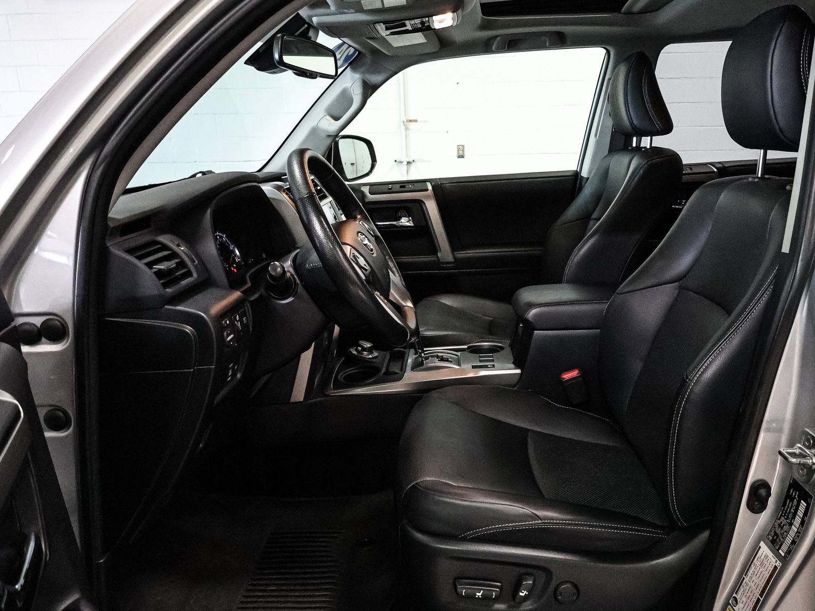 Used 2024 Toyota 4Runner Limited AWD/4WD image 21