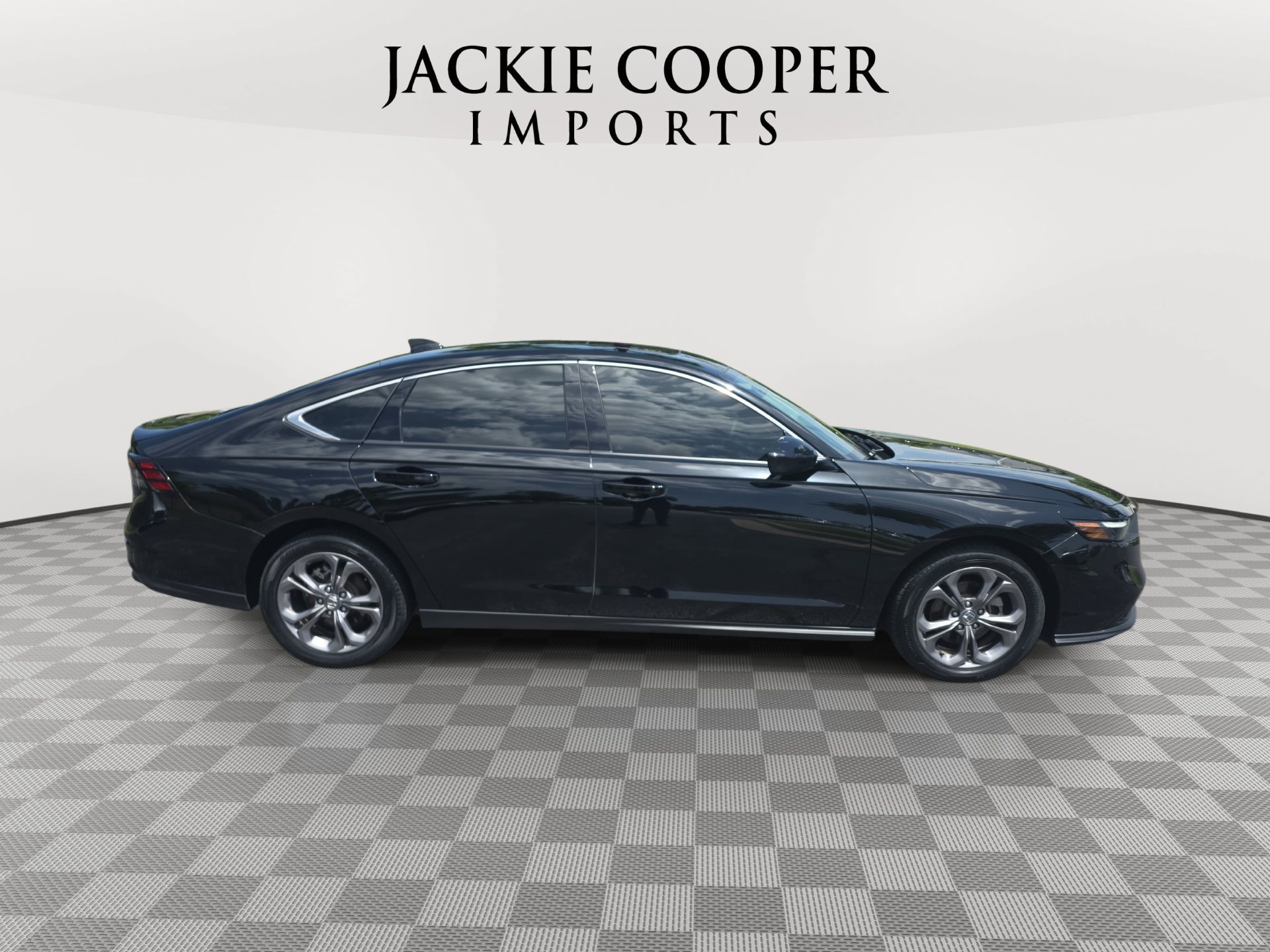 Used 2024 Honda Accord EX image 4