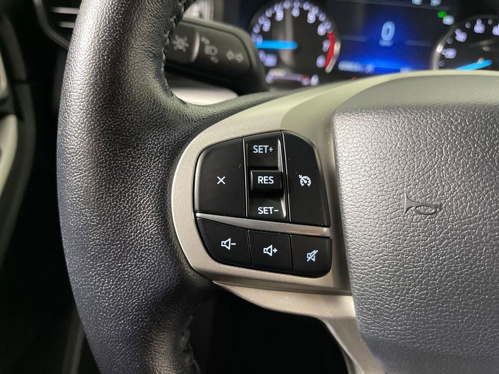 Used 2021 Ford Explorer XLT image 28