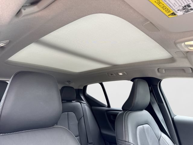 Certified 2024 Volvo XC40 B5 Plus w/ Protection Package Premier AWD/4WD image 19