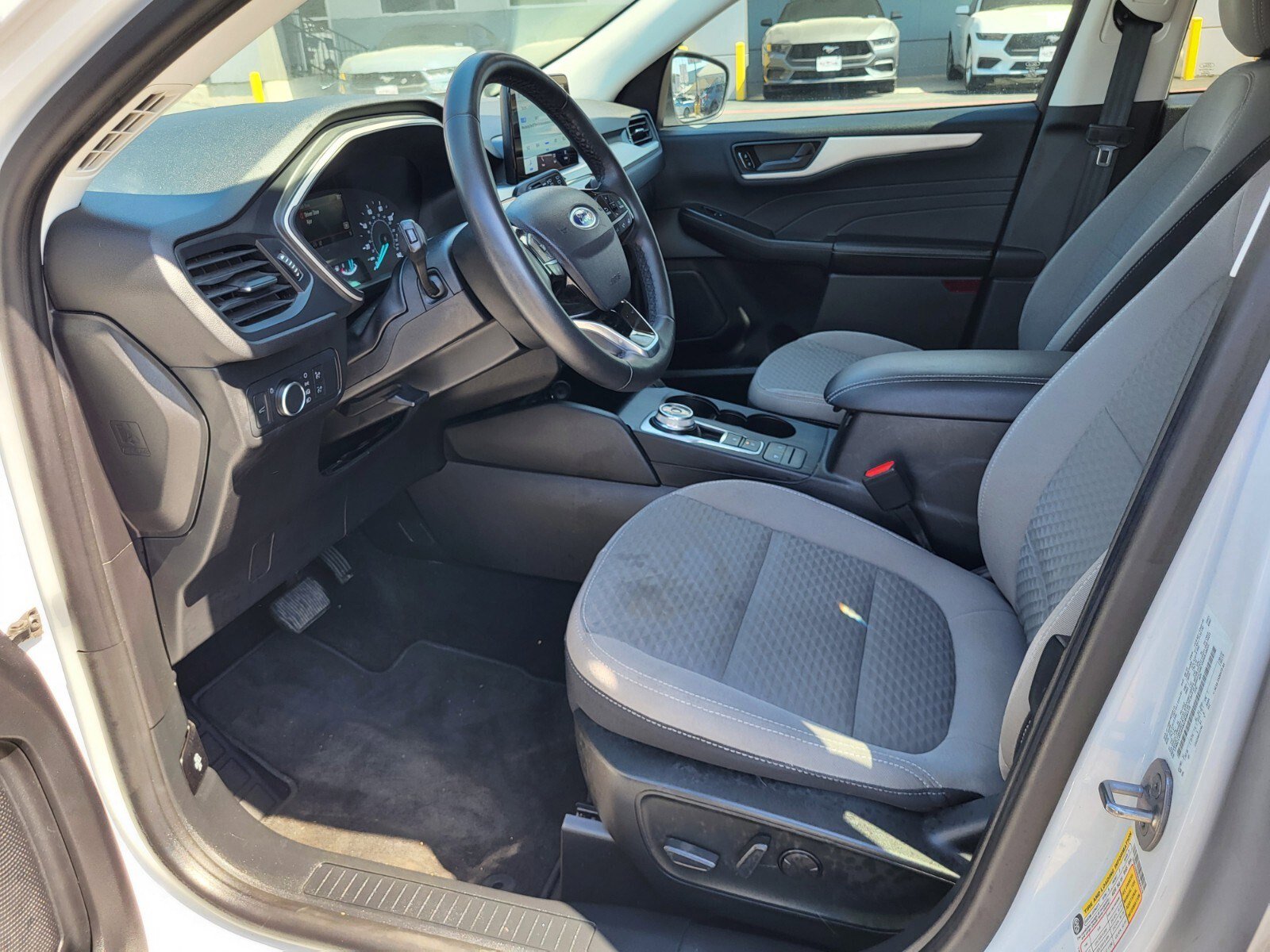 Certified 2022 Ford Escape SE w/ SE Sport Appearance Package image 18