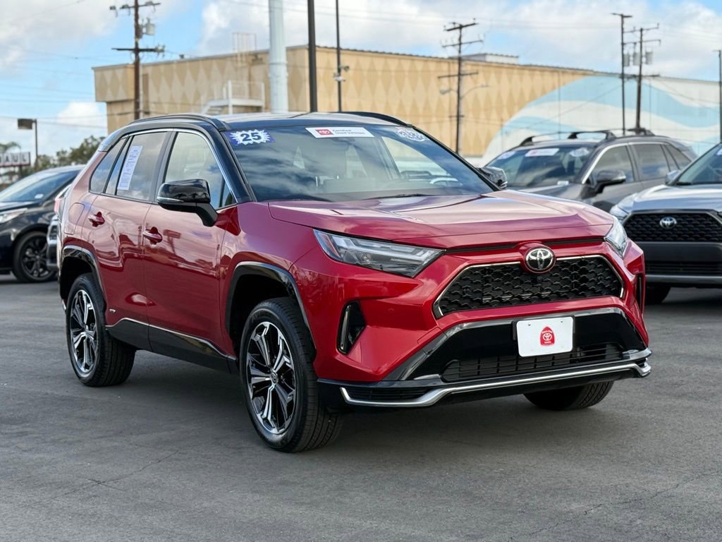 Used 2025 Toyota RAV4 XSE w/ Premium Package AWD/4WD image 2