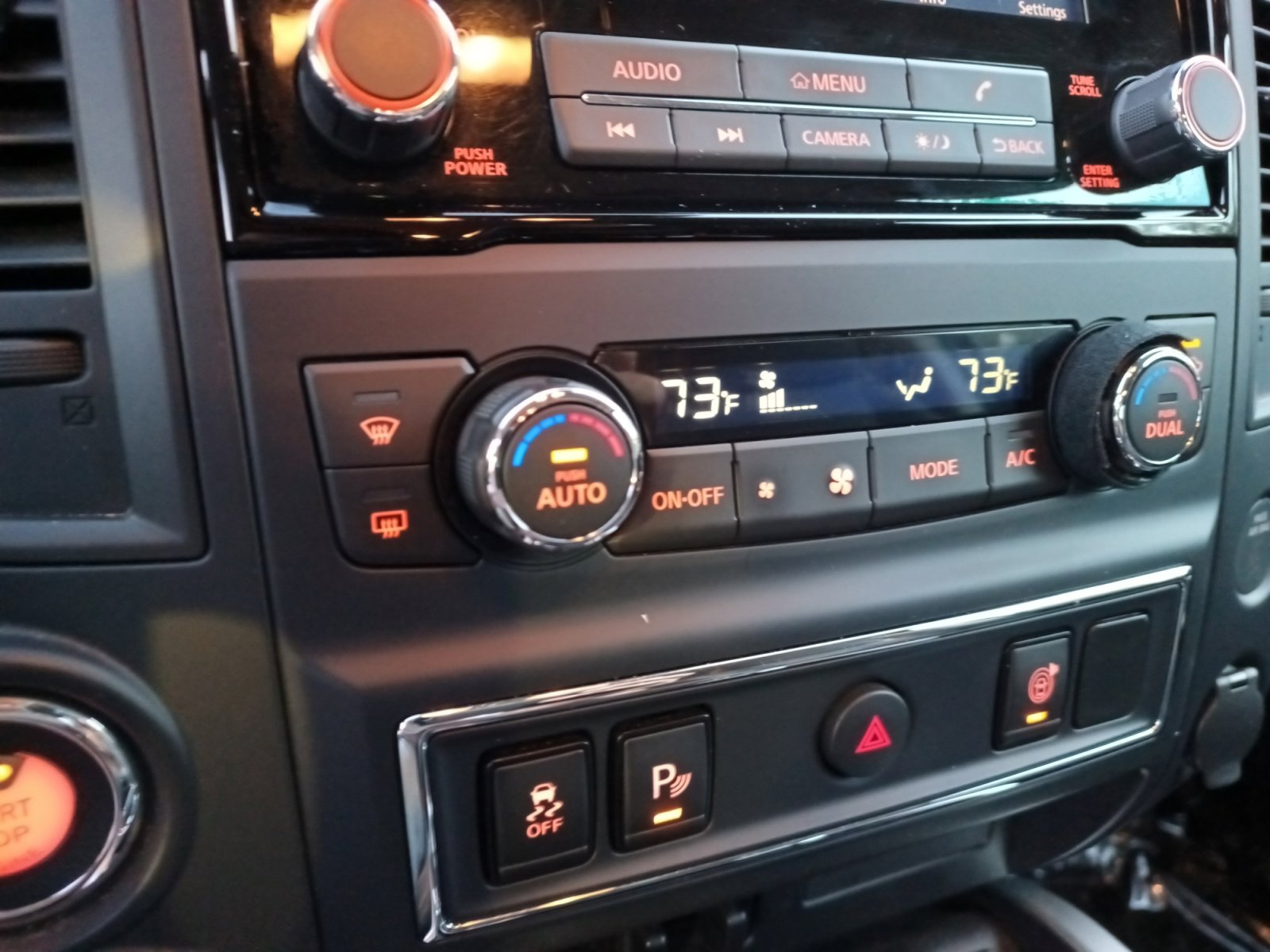 Used 2023 Nissan Titan SV w/ SV Convenience Package image 16