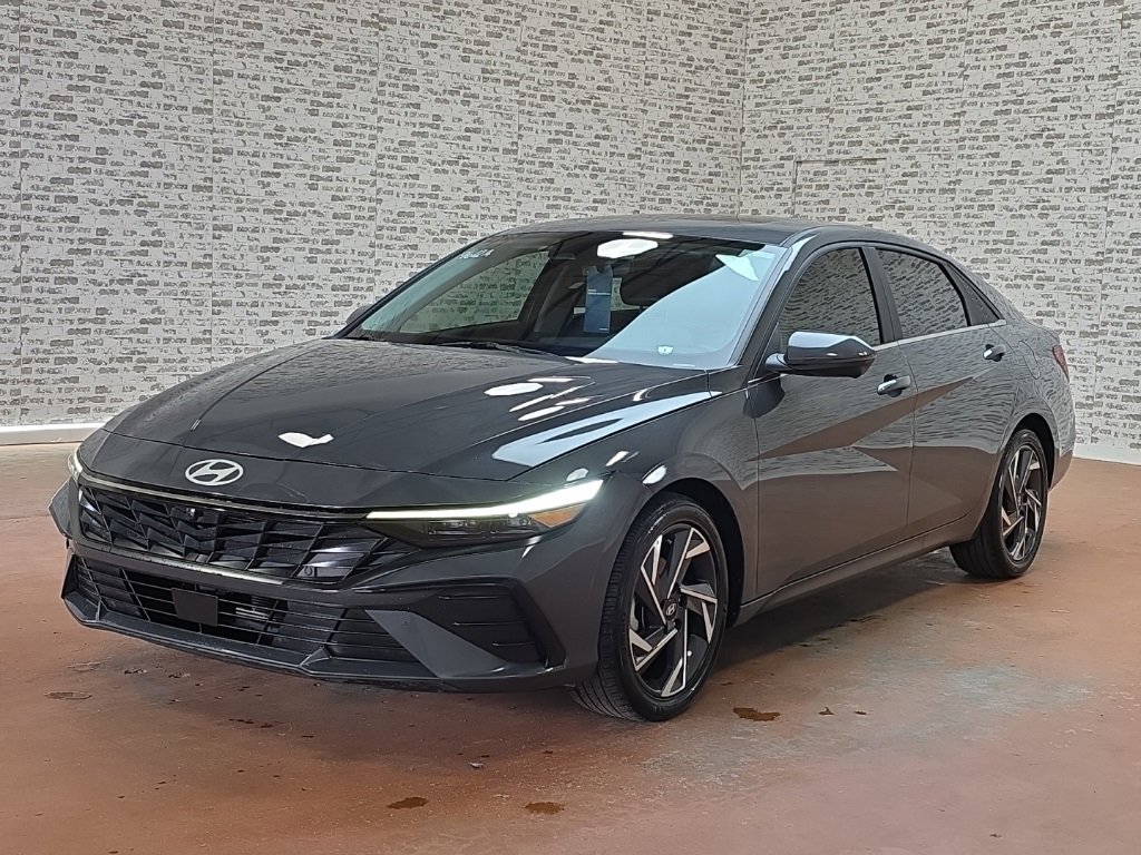 Certified 2024 Hyundai Elantra Limited image 3