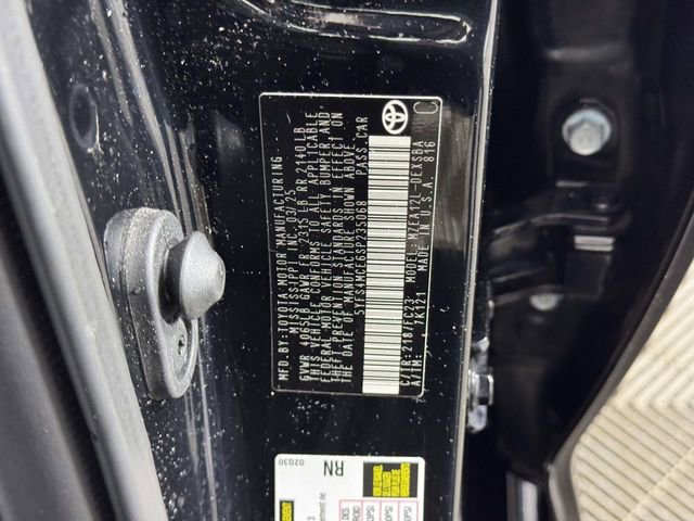 Used 2025 Toyota Corolla SE w/ Convenience Package image 16