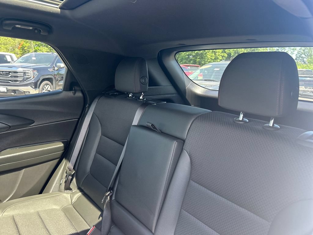 Used 2023 Chevrolet TrailBlazer RS w/ Sun and Liftgate Package FWD image 29