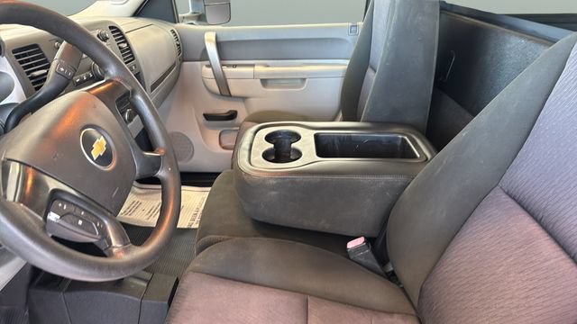 Used 2011 Chevrolet Silverado 2500 W/T w/ Snow Plow Prep Package AWD/4WD image 15