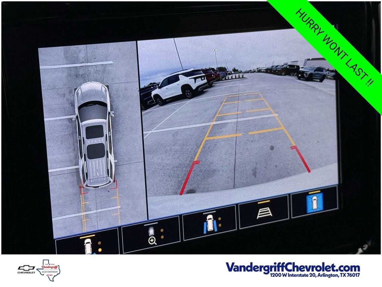 Certified 2023 Chevrolet Traverse Premier FWD image 16
