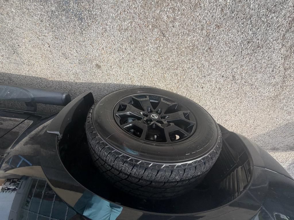 Used 2020 Nissan Frontier SV w/ Midnight Edition Floor Mats AWD/4WD image 8