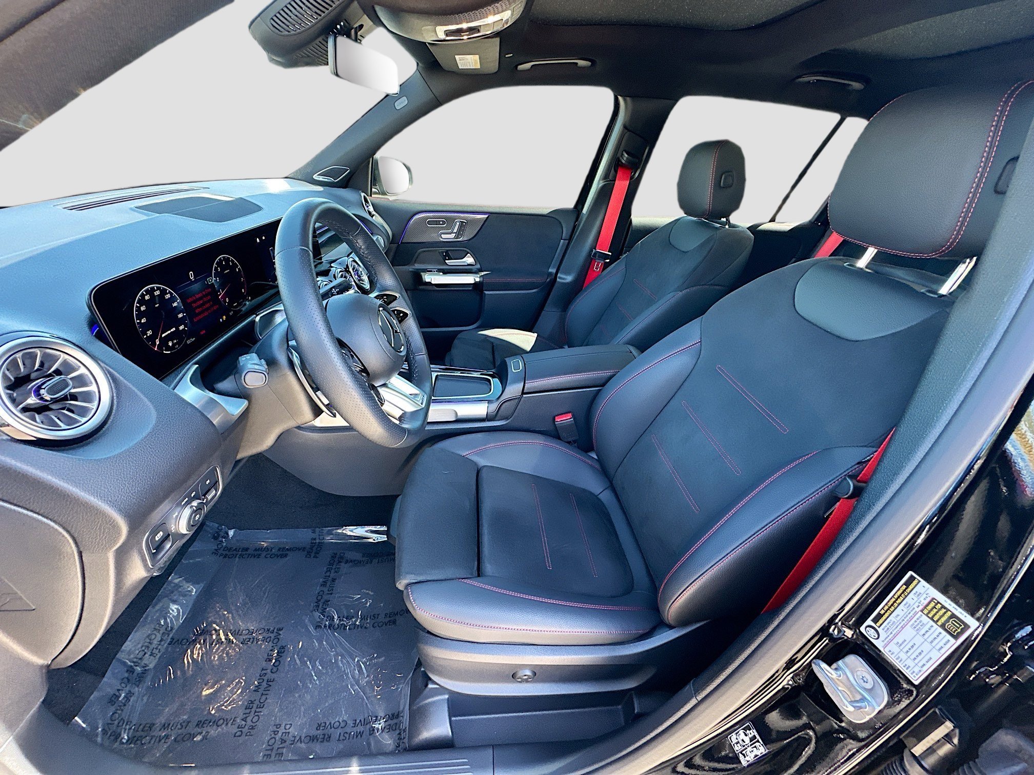 Used 2025 Mercedes-Benz GLB 35 AMG 4MATIC image 18