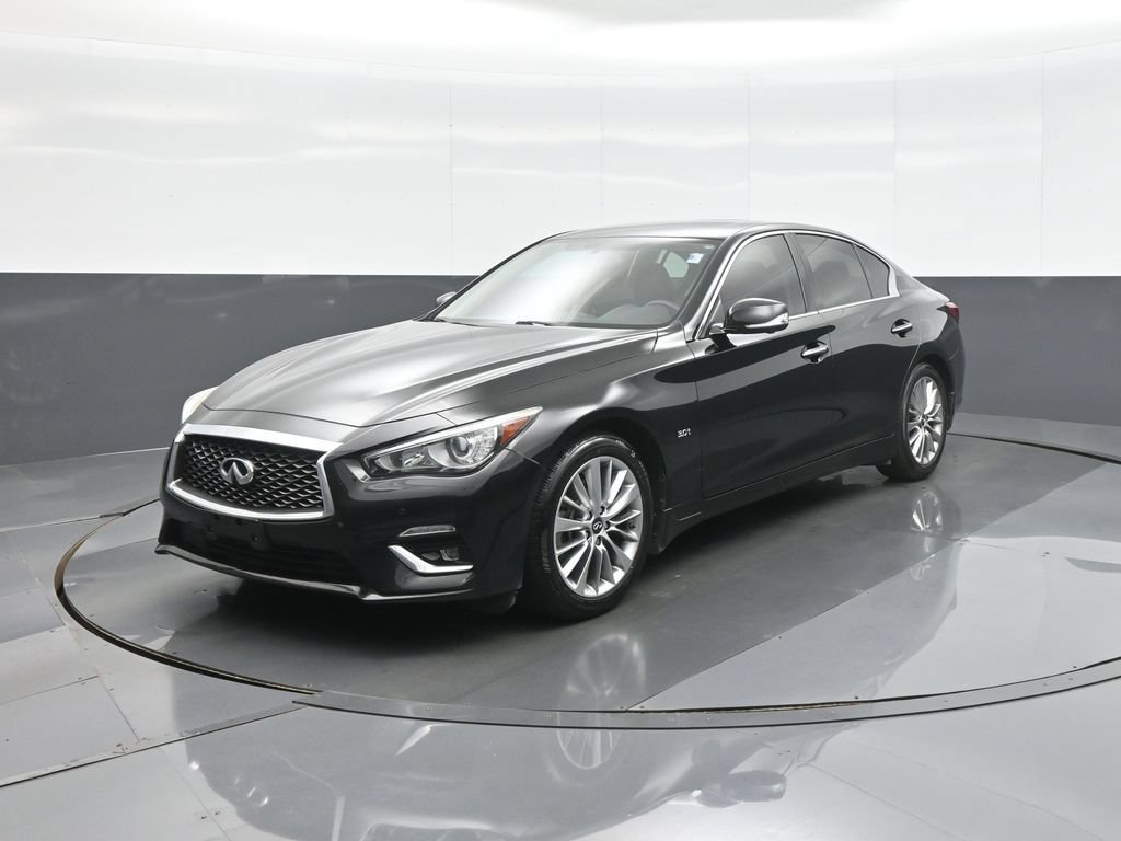 Used 2018 INFINITI Q50 Luxe w/ Essential Package (3.0T Luxe) AWD/4WD image 3