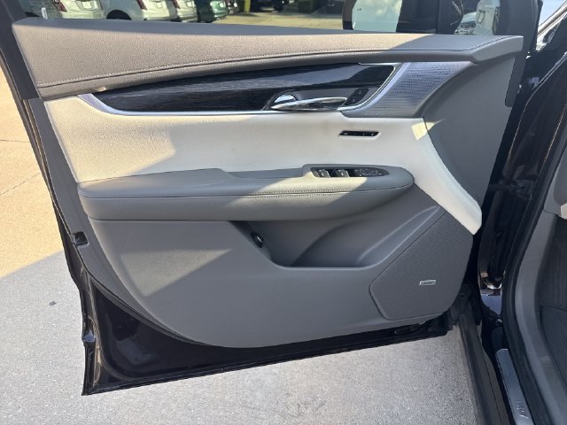 Used 2020 Cadillac XT6 Premium Luxury AWD/4WD image 13