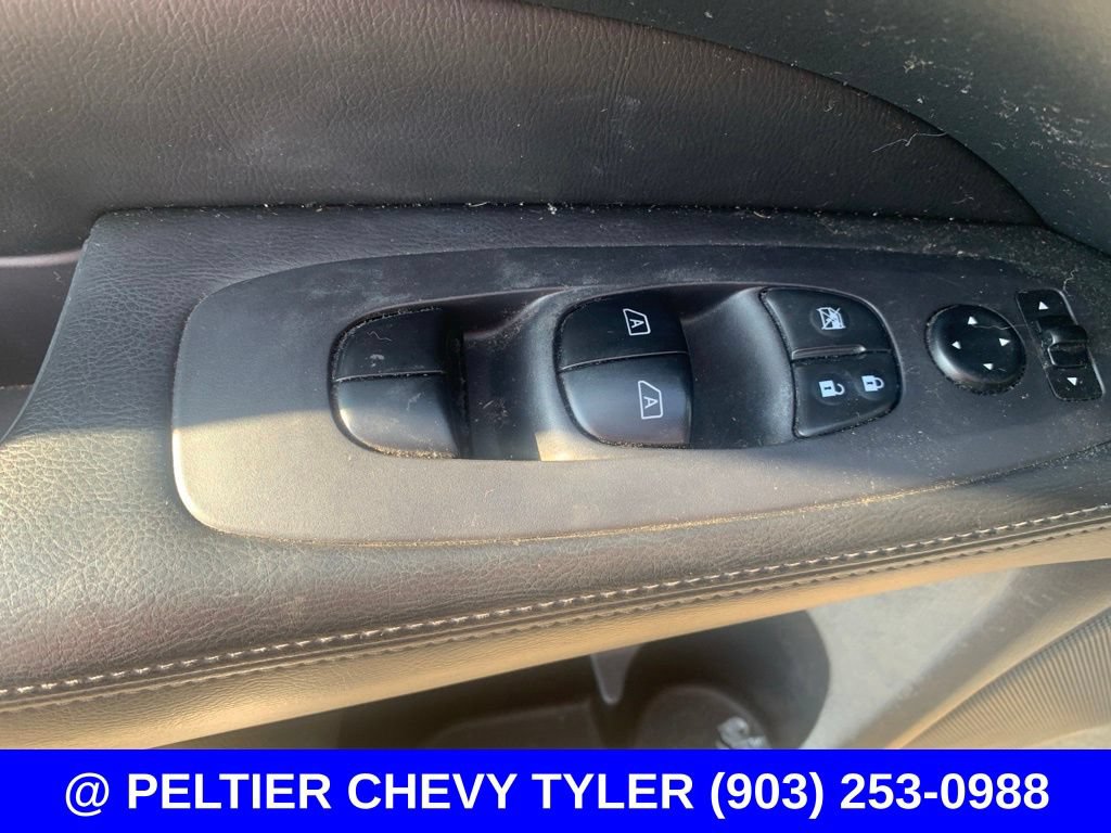 Used 2017 Nissan Pathfinder Platinum FWD image 14