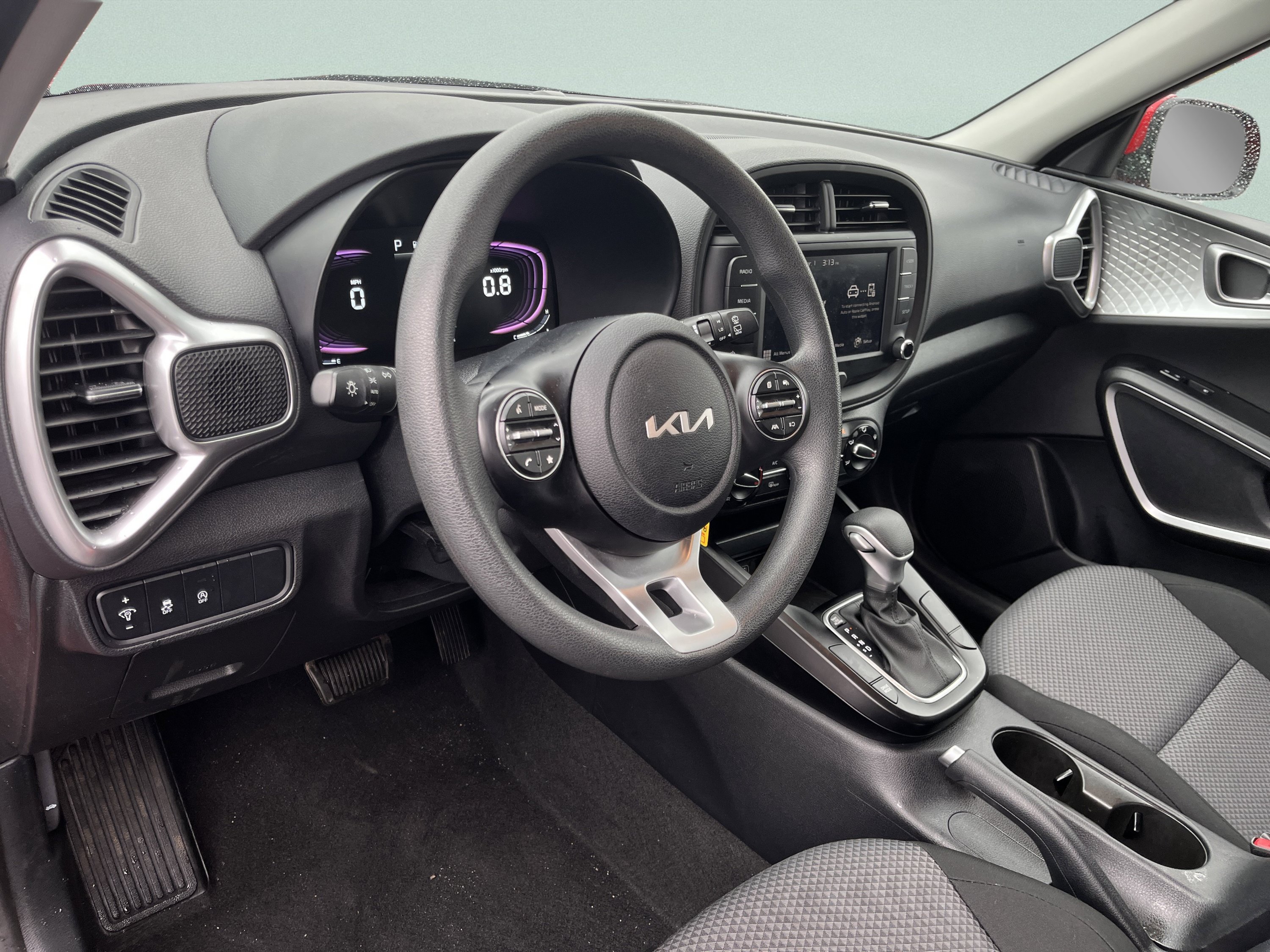 Used 2025 Kia Soul LX FWD image 17