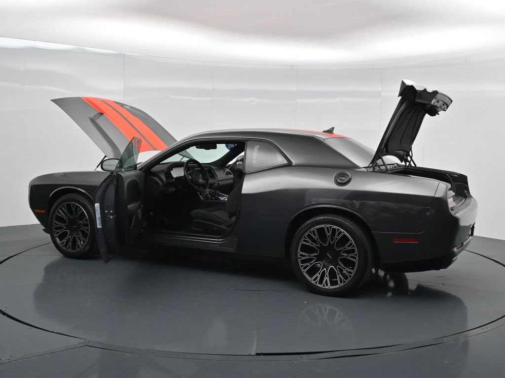 Used 2019 Dodge Challenger SXT w/ Blacktop Package RWD image 42