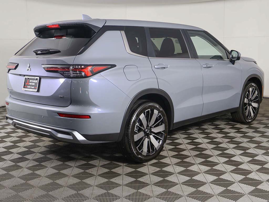 New 2026 Mitsubishi Outlander SE FWD image 11