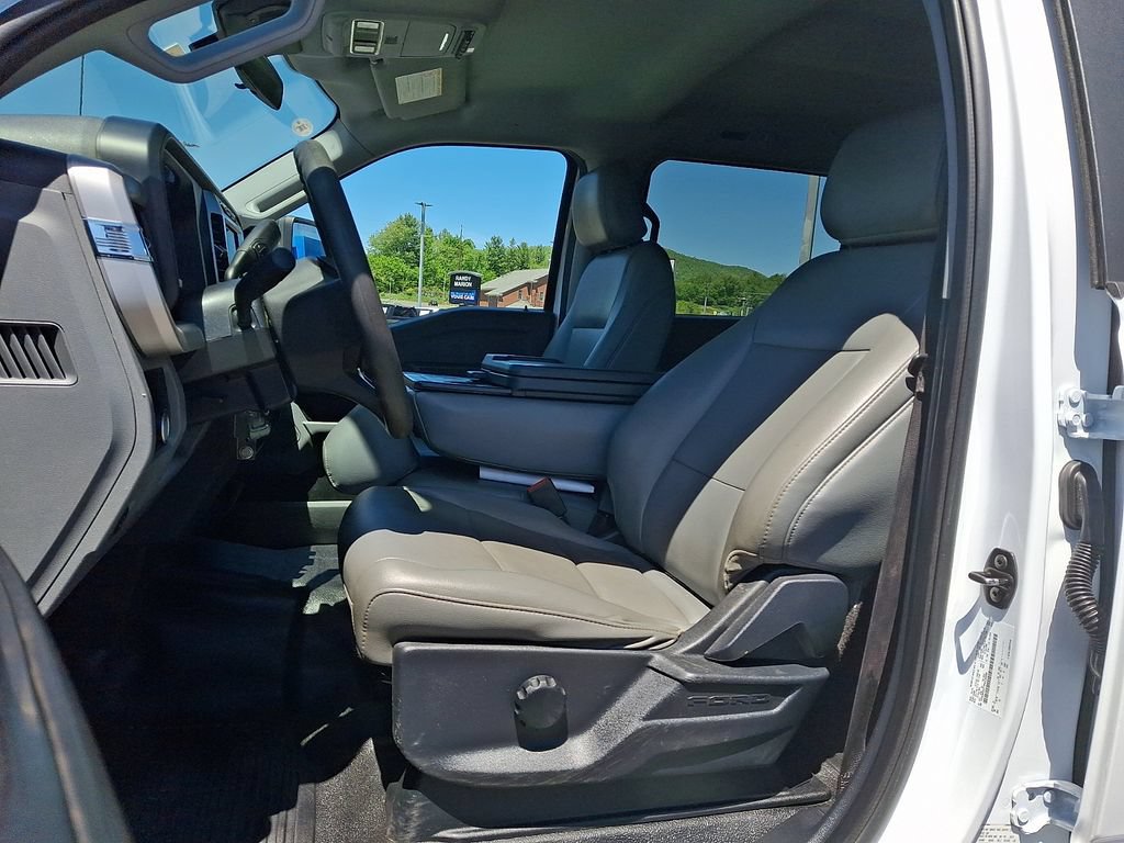 Used 2023 Ford F550 4x4 Crew Cab Super Duty image 12