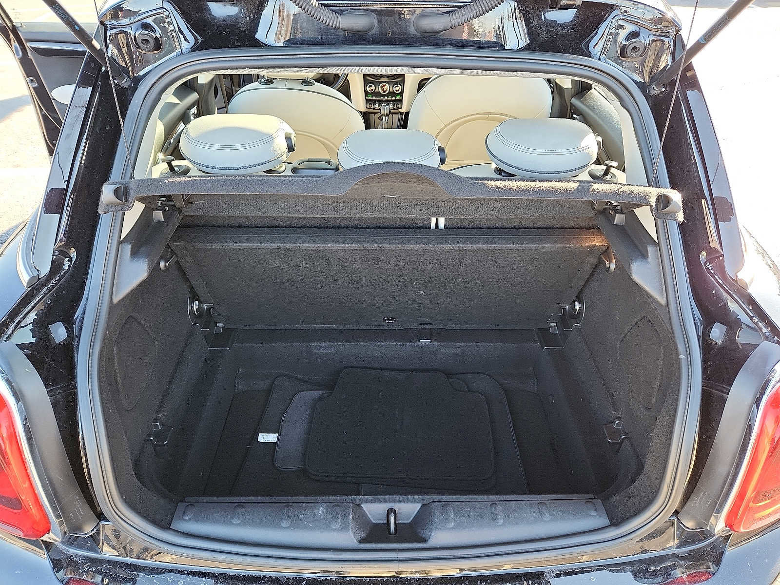 Used 2016 MINI Cooper S w/ Premium Package image 27