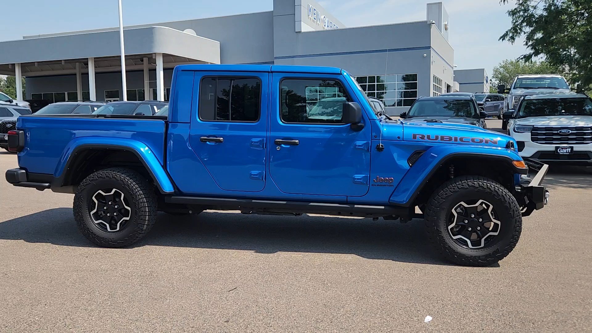 Used 2022 Jeep Gladiator Rubicon w/ LED Lighting Group AWD/4WD image 14