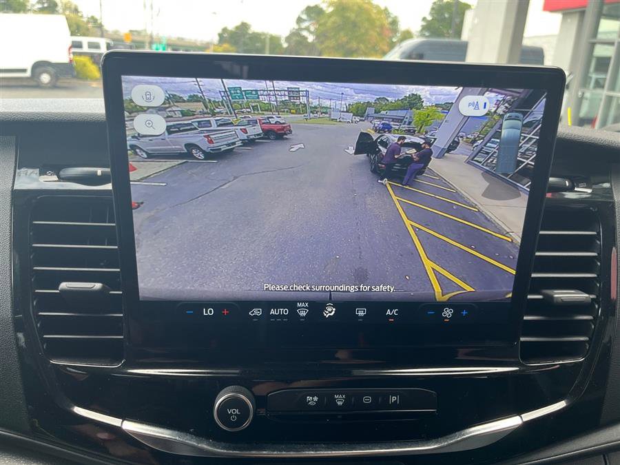 Used 2023 Ford Transit 350 XLT image 15