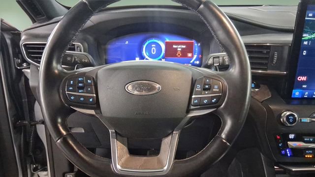 Used 2020 Ford Explorer Platinum w/ Premium Technology Package image 13