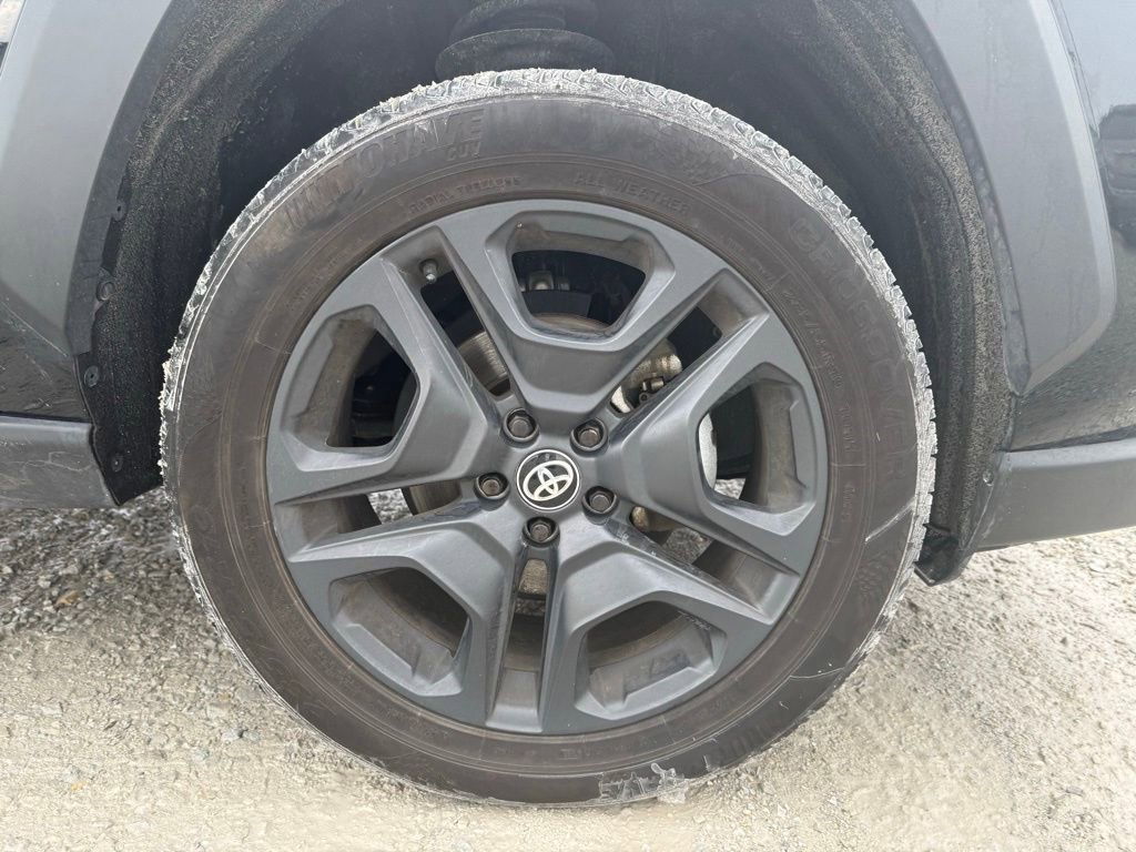Used 2024 Toyota RAV4 Adventure image 17