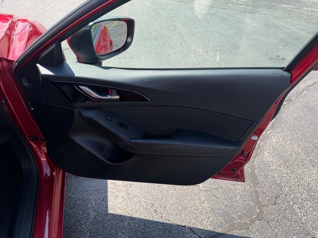 Used 2016 MAZDA MAZDA3 i Touring FWD image 19