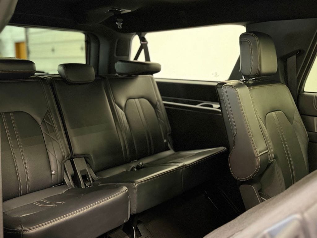 Used 2024 Ford Expedition Max Platinum image 23