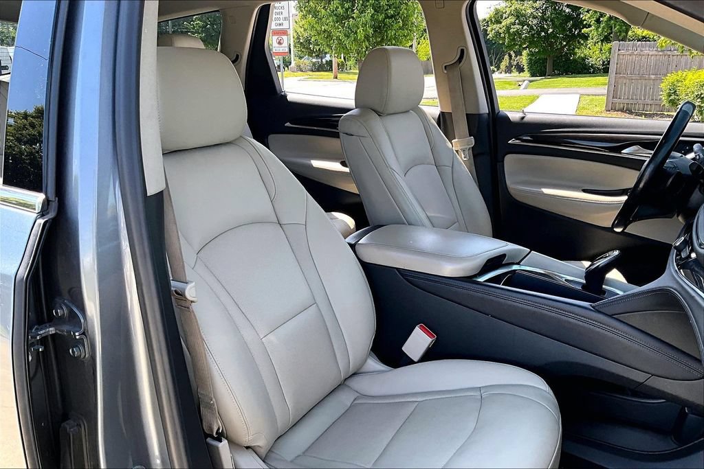 Used 2020 Buick Enclave Premium w/ Sun and Sites Package FWD image 28