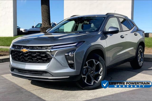New 2025 Chevrolet Trax LT w/ Driver Confidence Package FWD image 1