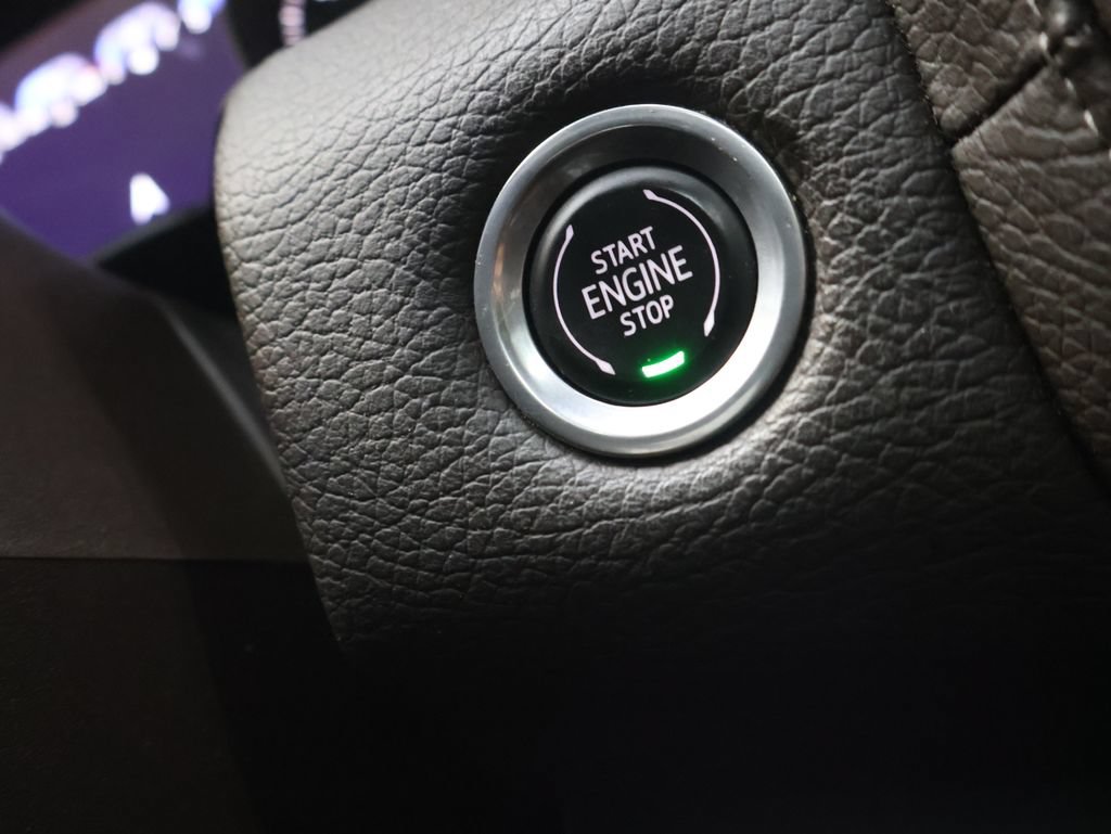 Used 2021 GMC Yukon Denali w/ Denali Premium Package AWD/4WD image 28