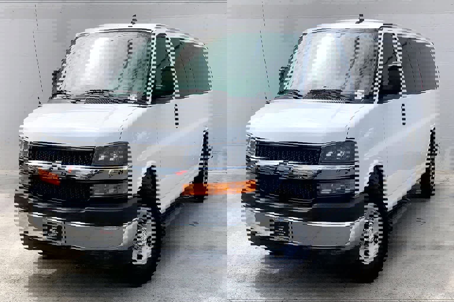 Used 2019 Chevrolet Express 3500 LT w/ LT Preferred Equipment Group image 1