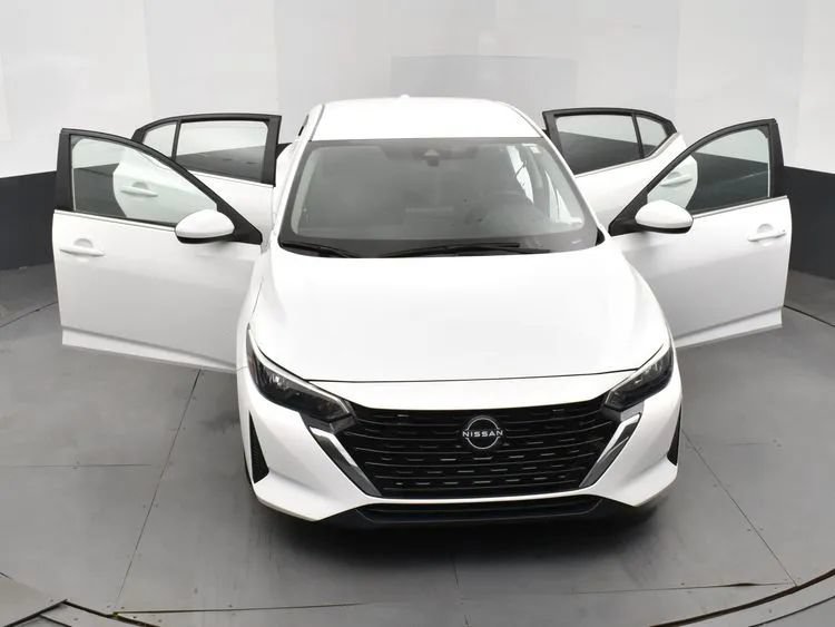 Used 2024 Nissan Sentra SV FWD image 10