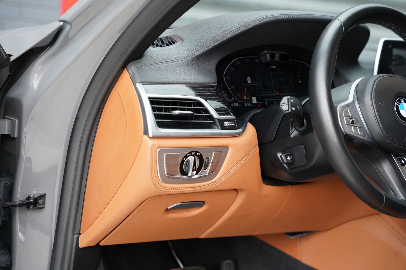 Used 2022 BMW 740i w/ M Sport Package RWD image 19
